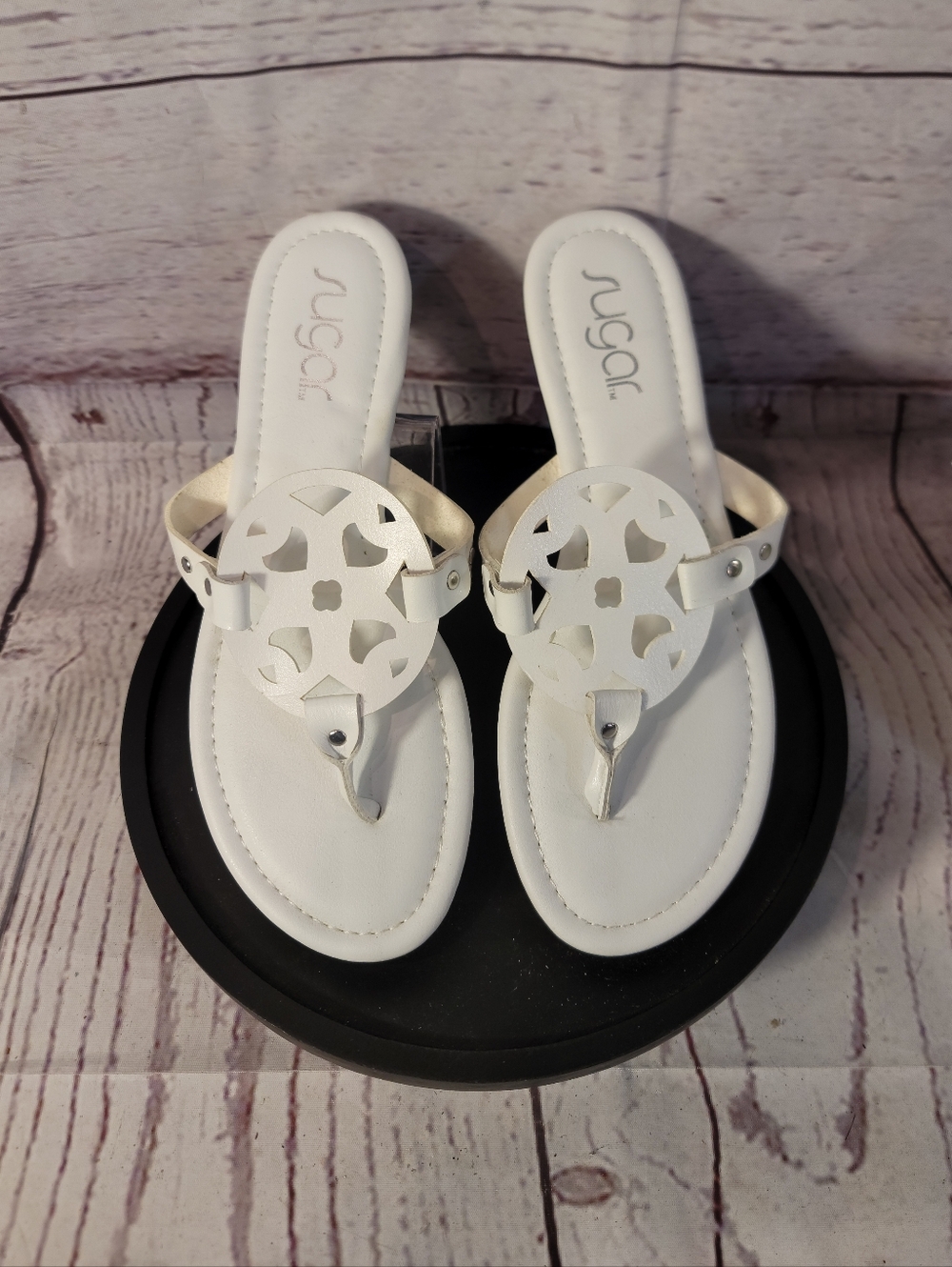 Sugar Clarissa Women's Medallion Cutout Thong Sandals - White - Size 8M - NWOT